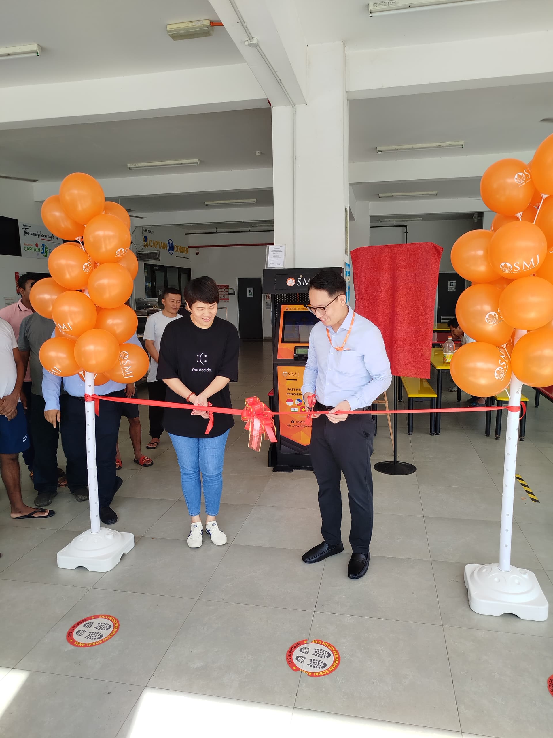 SMJ Teratai Sdn Bhd Launches 24-Hour Digital Remittance Kiosk at Syarikat Sin Kwang Plastic Industries Sdn. Bhd.